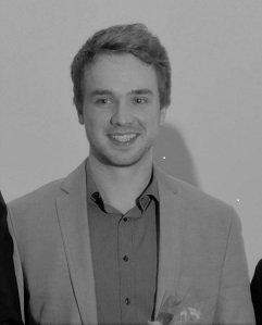 Foto für Website Christian SW.jpg